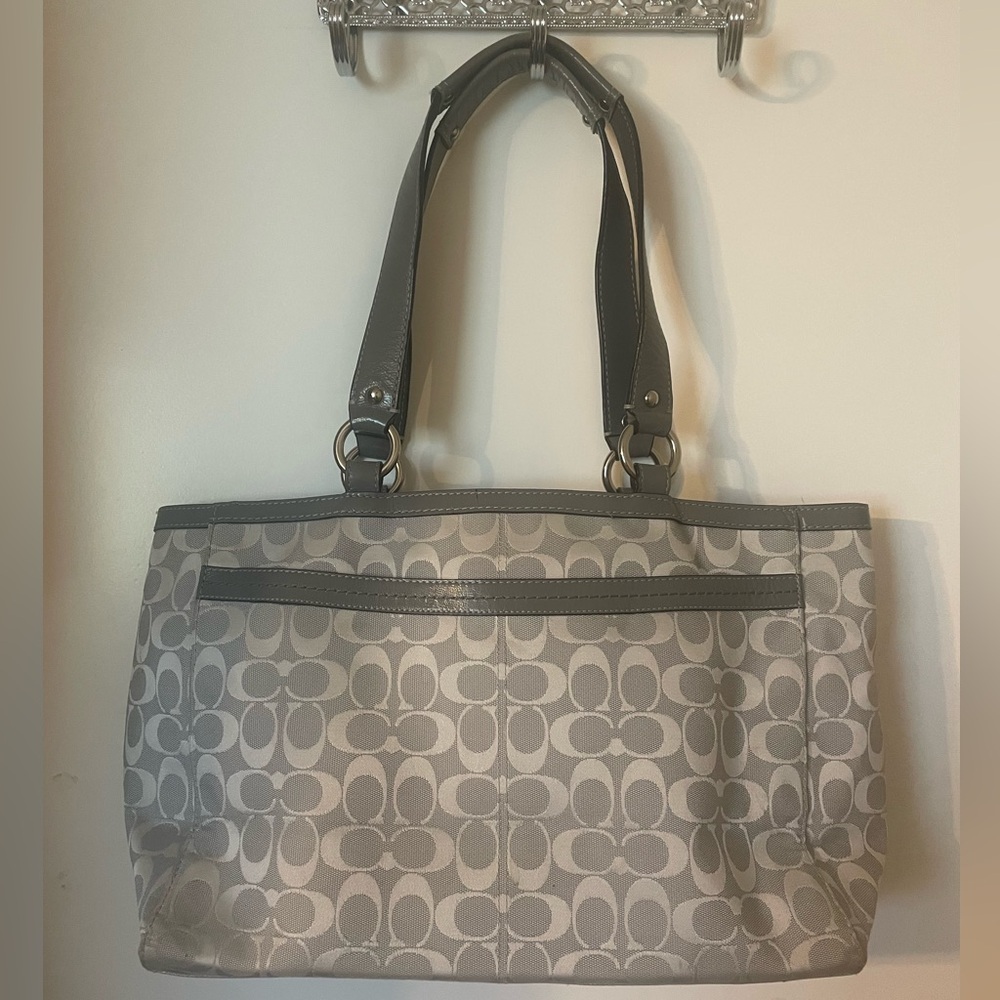 GUC Coach Shoulder Bag - Picture 4 of 14
